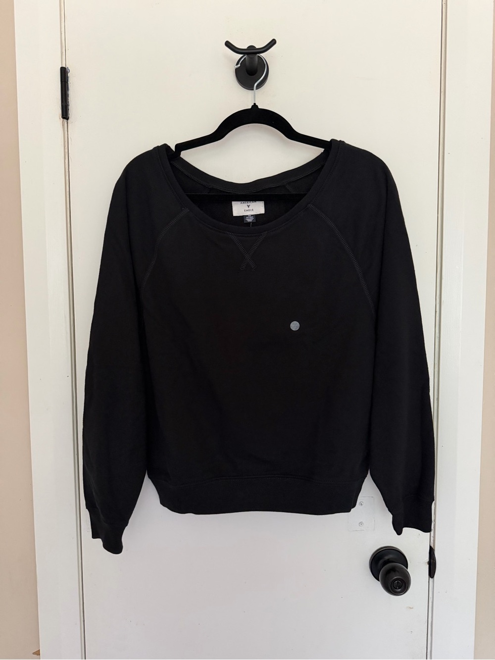 American Eagle Outfitters Black Crewneck Sweatshirt